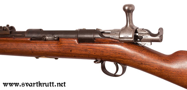 Open bolt and magazine cut-off.